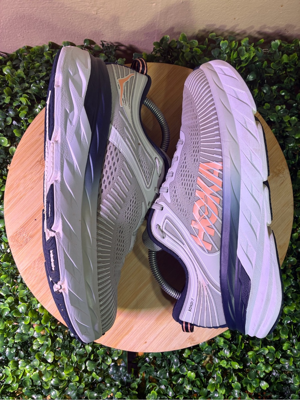 🔥 HOKA ONE ONE BONDI 7 GREY ORANGE BLUE ATHLETIC RUNNING SHOES WOMENS SIZE 9.5 - Picture 8 of 11